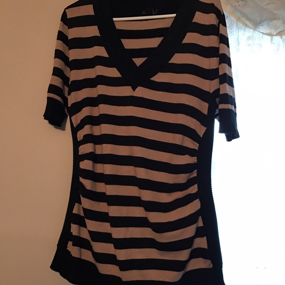 Metaphor short sleeve sweater