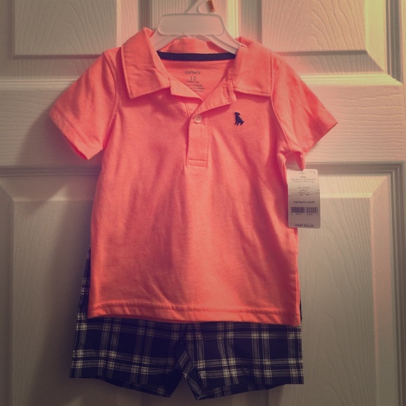 👶🏼Brand New with tags!Carters shirt/short set.