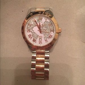 Limited edition Michael kors does not come w box