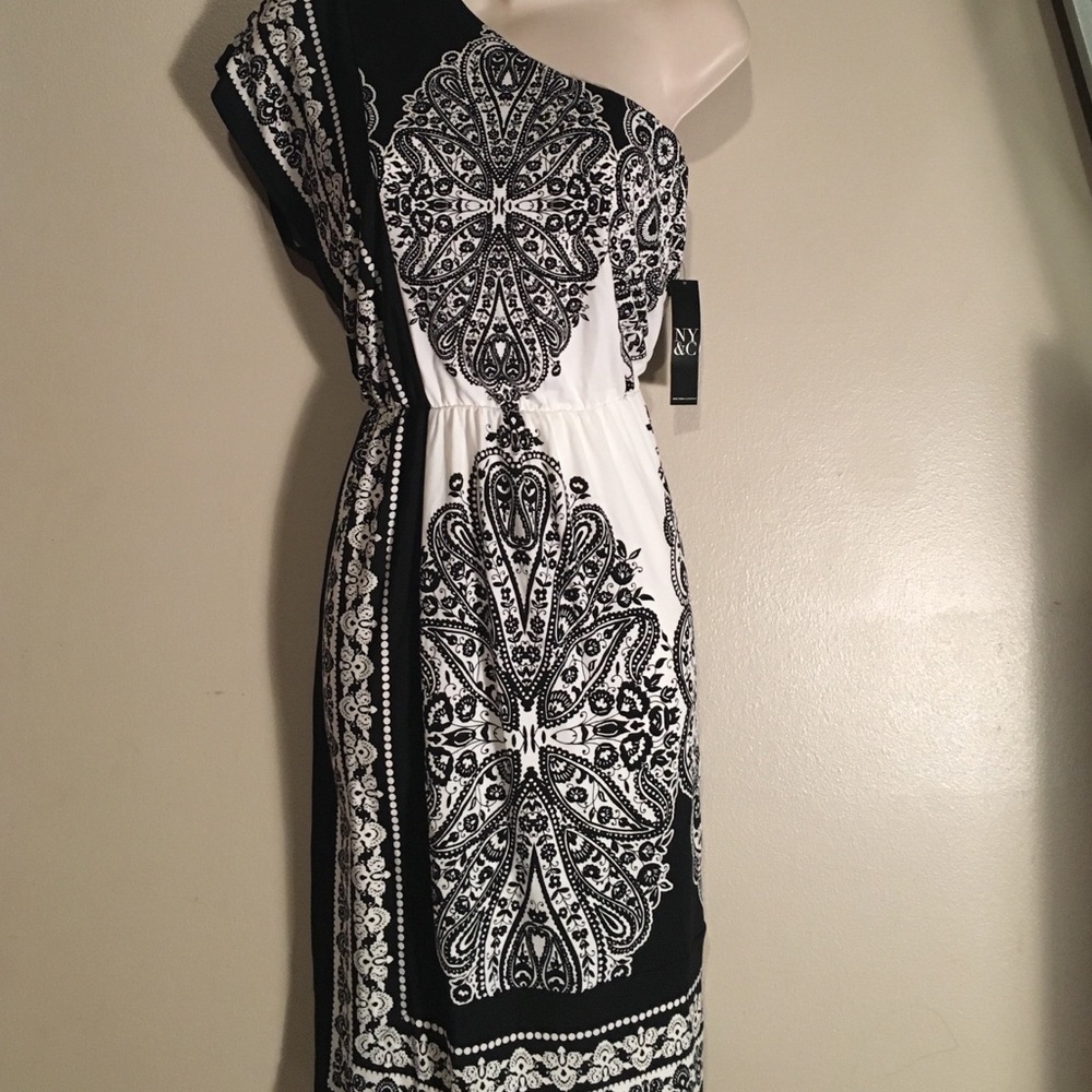NY AND CO off shoulder dress size small
