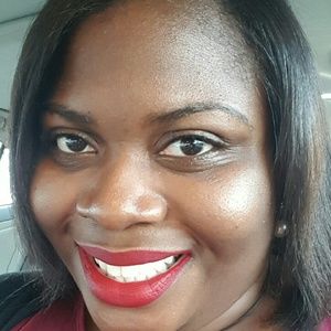 Meet your Posher, Adrianna