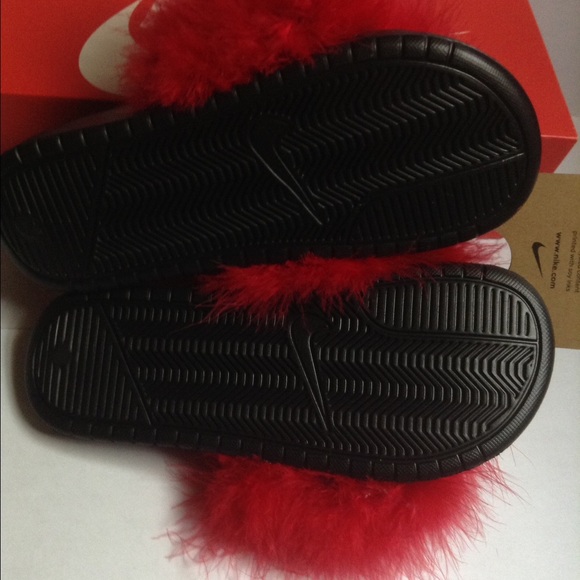 Customized Fur Nike Slides - Picture 3 of 4