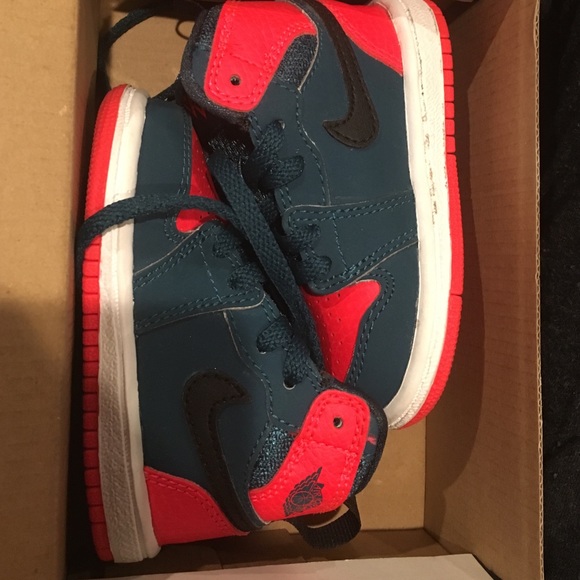 Retro Jordan 1s Sz Toddler 4c