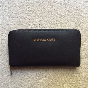 Michael Kors look like wallet