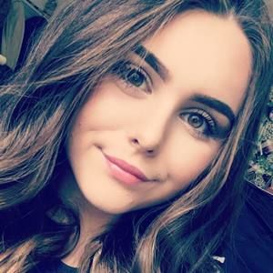 Meet your Posher, Caitlin