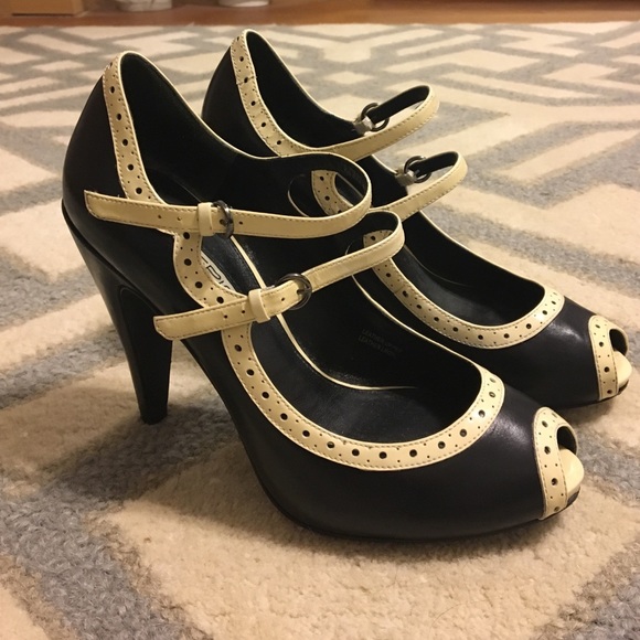 Via Spiga Vintage Inspired Peep Toe Heels