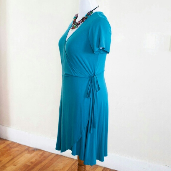 Plus Size Asymmetrical Old Navy Wrap Dress - Picture 2 of 3