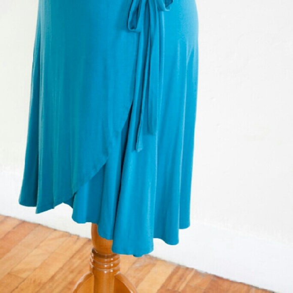 Plus Size Asymmetrical Old Navy Wrap Dress - Picture 3 of 3