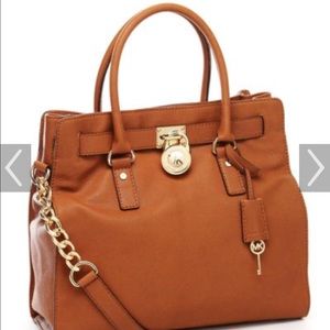 Meet your Posher, Debra