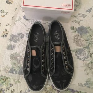Coach tennis shoes never worn