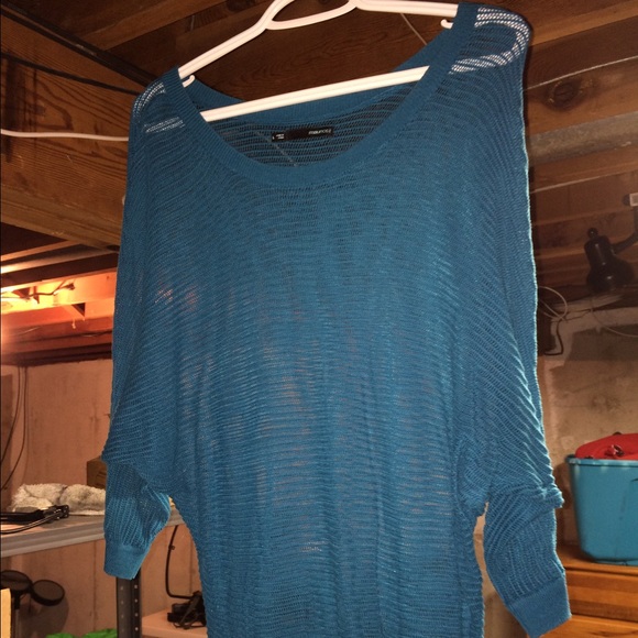 Maurice's sweater size large