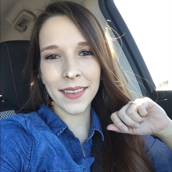 Meet your Posher, Alaina