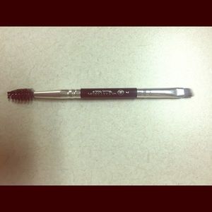 RESERVED ABH Dip Brow & No. 7 Brush