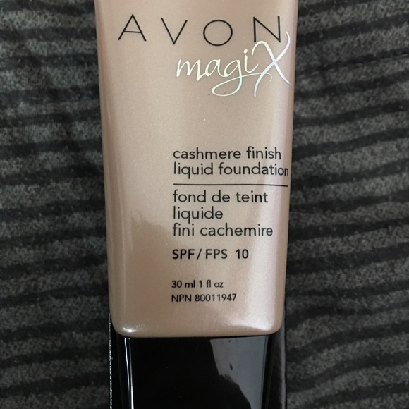 Avon magic cashmere liquid foundation - Picture 2 of 2