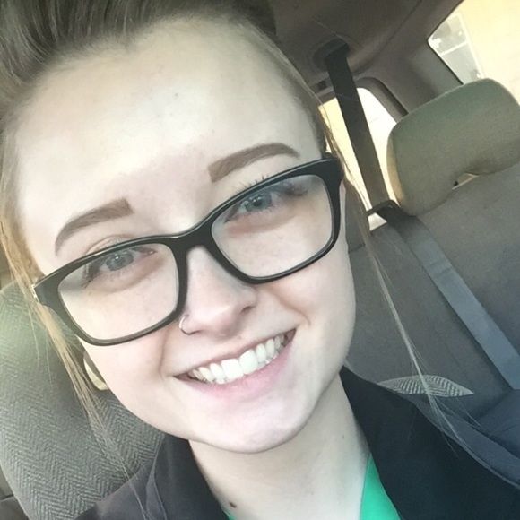 Meet your Posher, Lindsay - Picture 1 of 1