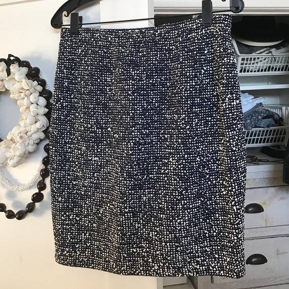 St. John navy and white knit skirt, size 6