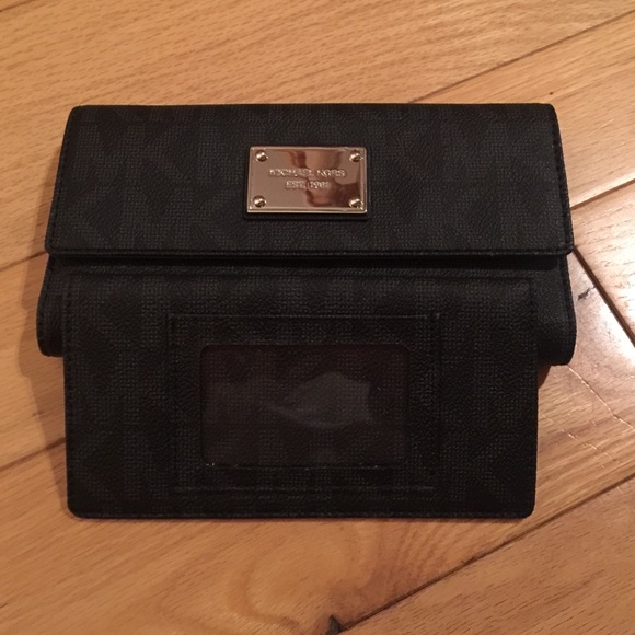 Michael kors checkbook wallet