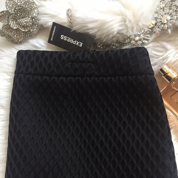 Express mini skirt