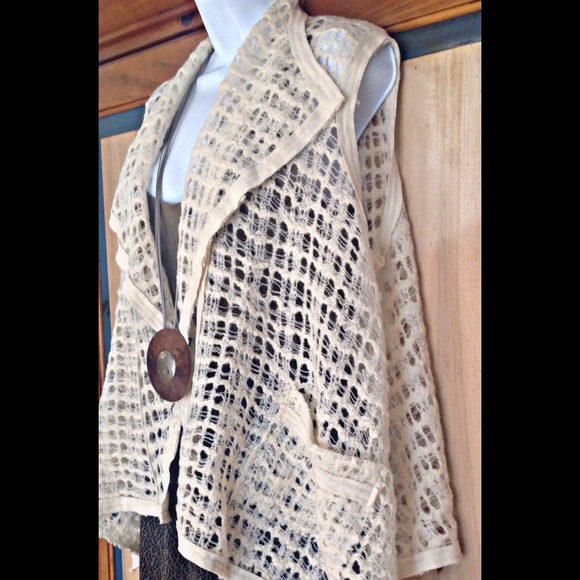 ❌ SOLD ❌ Hi-Lo Wool Lagenlook Cardigan - Picture 2 of 4