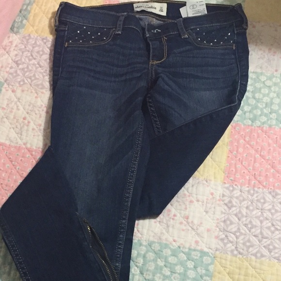 Jeans - Picture 2 of 4