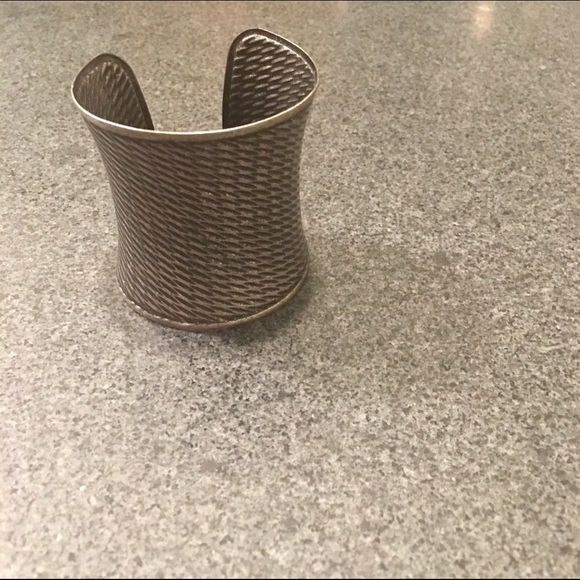 Textured Metal Cuff - Picture 4 of 4