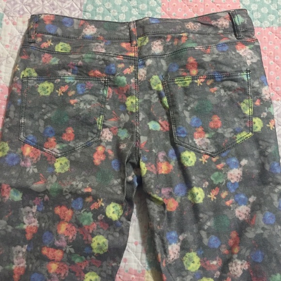 Jeans - Picture 3 of 3