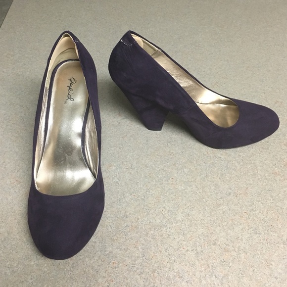 Qupid Purple Suede Pumps