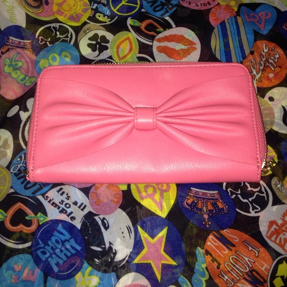 Pink Bow Clutch 👛!