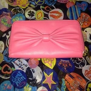 Pink Bow Clutch 👛!