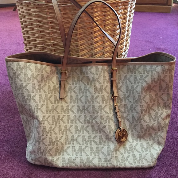 Michael kors vanilla jet set large tote