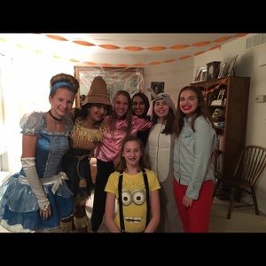 Meet your Posher, Claire