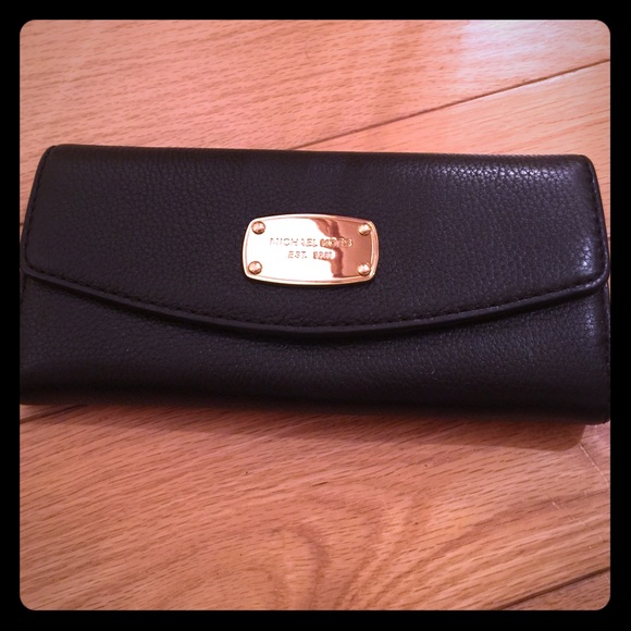 Michael kors black wallet