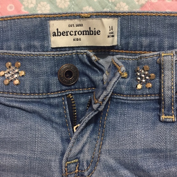 Shorts - Picture 3 of 4