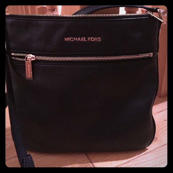 Michael kors black crossbody