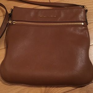 Michael kors tan crossbody