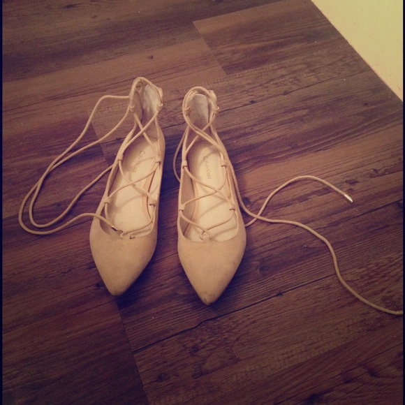 Calvin Klein tie up nude flats 6.5