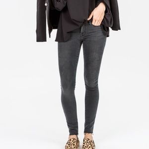 Frame Skinny De Jeanne Mid-Rise Jeans Muddywaters