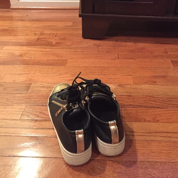 Sneaker 👟 - Picture 3 of 4