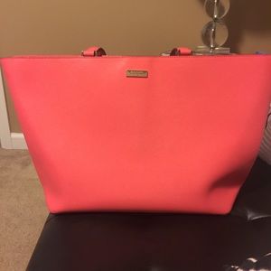 Authentic Kate Spade oversized ladies bag.