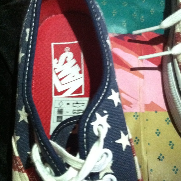 Flag vans - Picture 2 of 3