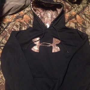 Under armour sweatshirt