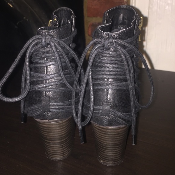 Black Heels - Picture 2 of 2