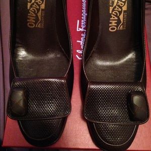 100% Authentic Salvatore Ferragamo work Pumps
