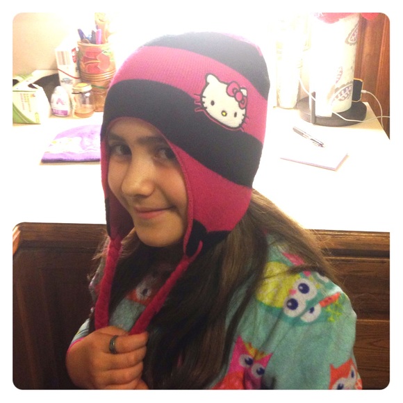 Hello kitty kid hat😻