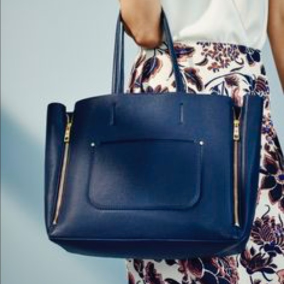 Ann Taylor Signature Tote in Black