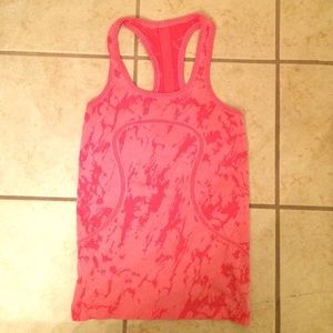 Lululemon tank!