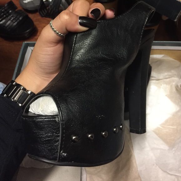 black leather high heels - Picture 4 of 4