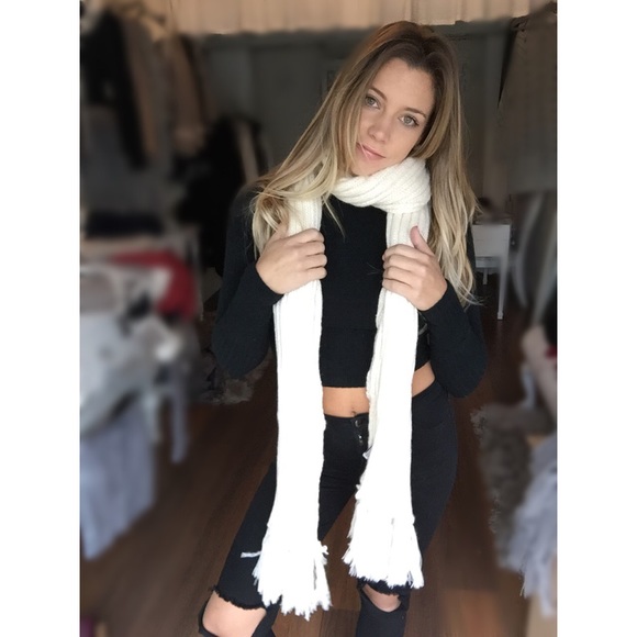 ••DISCOUNTED••Knit scarves - Picture 2 of 3