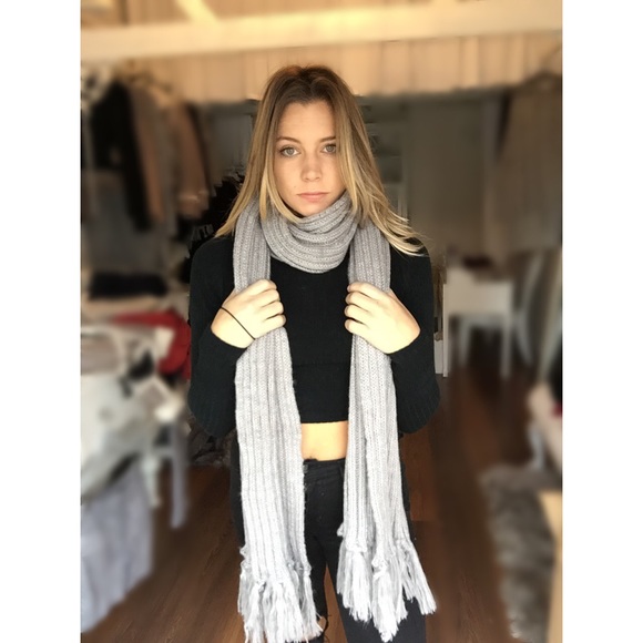 ••DISCOUNTED••Knit scarves - Picture 3 of 3