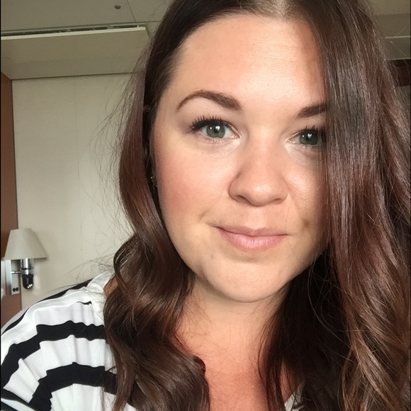 Meet your Posher, Niki